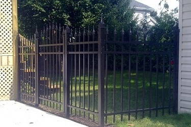 Clôture ornementale en aluminium à Saint-Lin–Laurentides